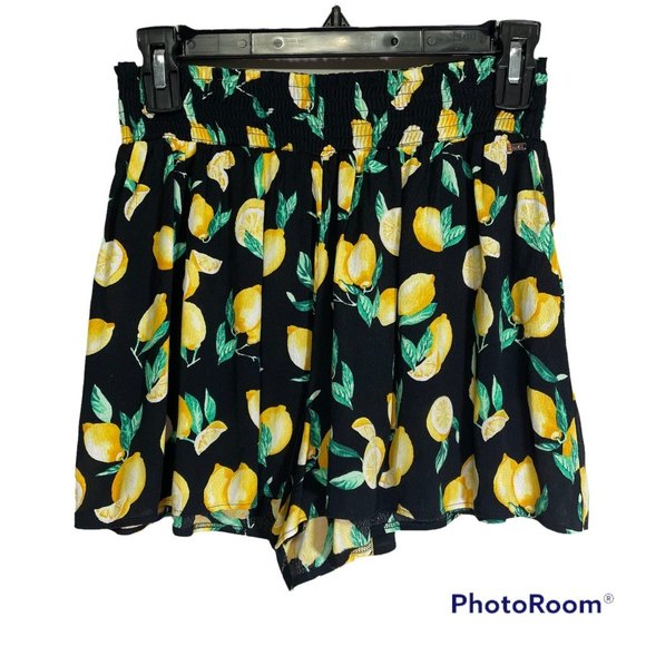 Victoria's Secret PINK Ladies Smocked Black Casual Summer Shorts with Lemons,‎ S - Picture 1 of 4